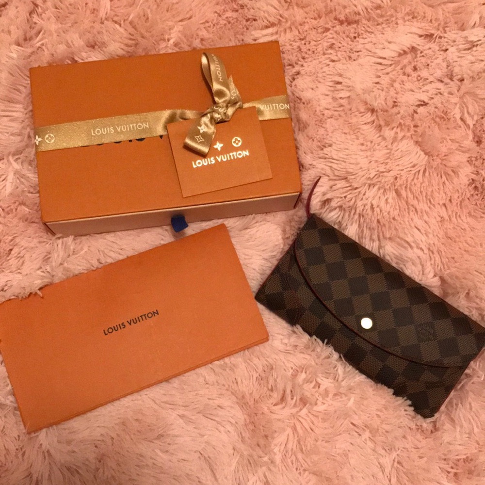 LV CAÏSSA WALLET DAMIER CANVAS. 100% authentic.